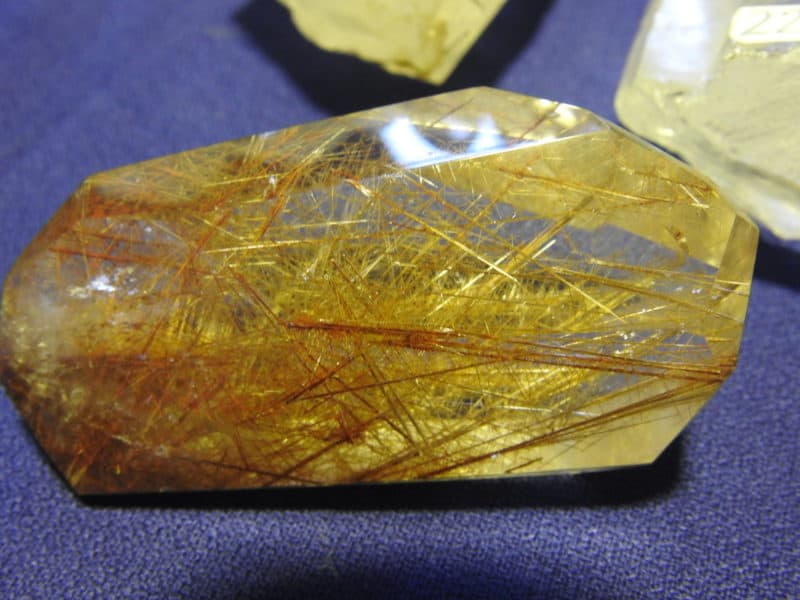 Quartz rutile poli