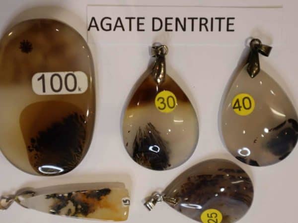 Pendentifs agate dentrite perçés