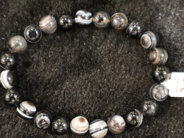 Bracelet agate noire et blanche 8mm