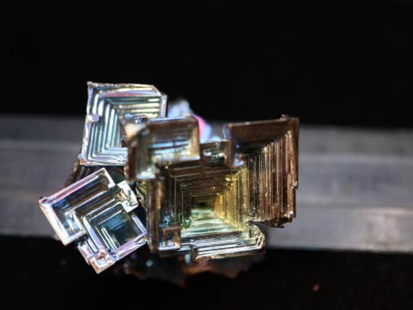 Bismuth trémies irisées