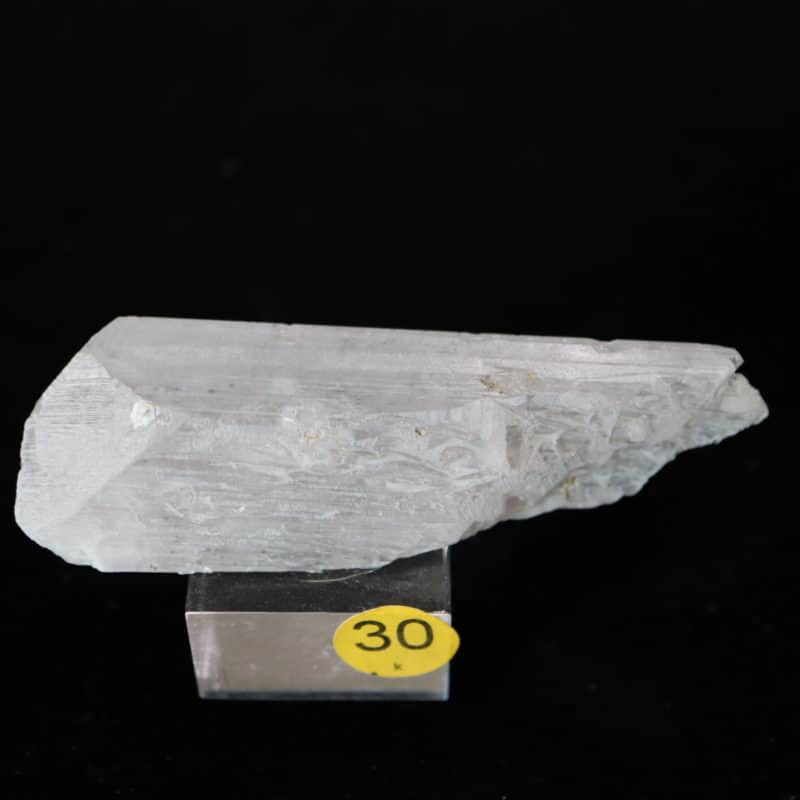 Danburite cristal isolé