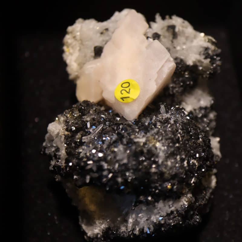 Calcite sphalérite quartz pyrite