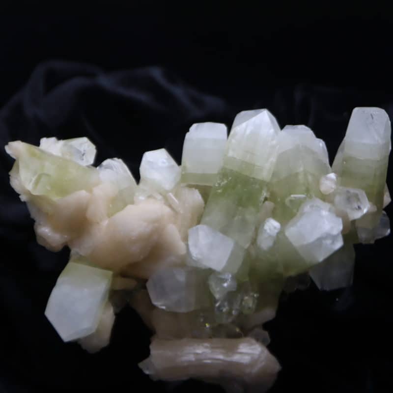 Apophyllite stilbite maharashtra