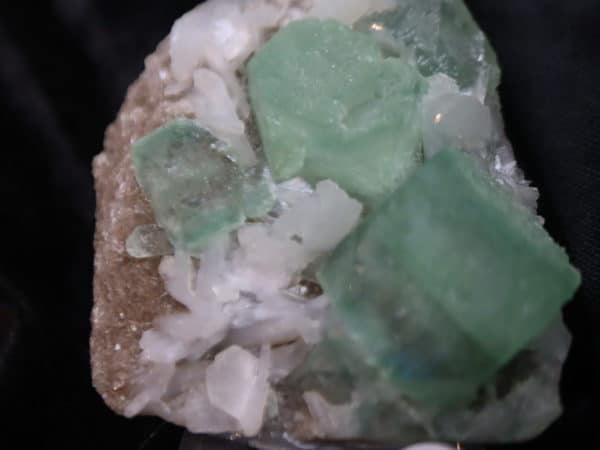 apophyllite carrée et stilbite