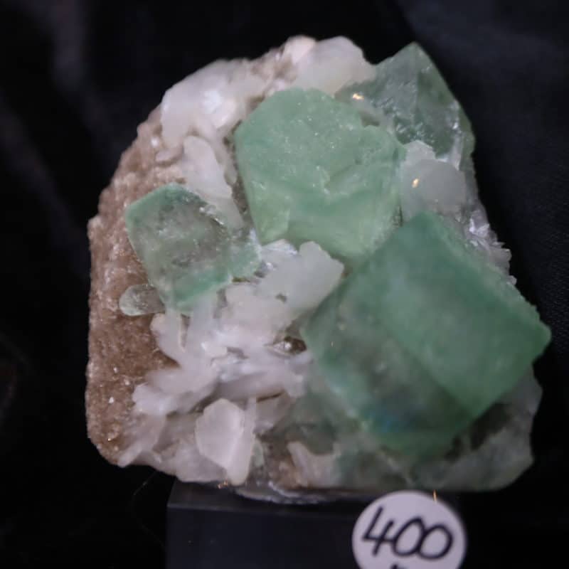 apophyllite carrée et stilbite