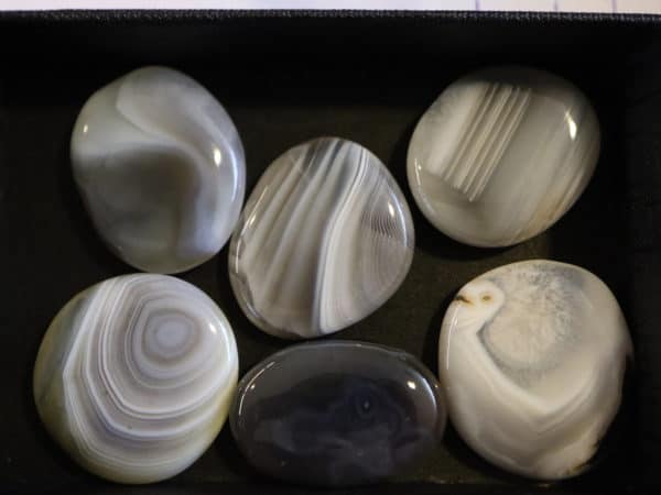 Agate rubanée galet plat