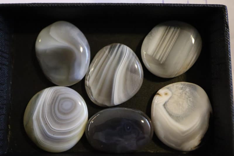 Agate rubanée galet plat