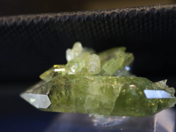 Vésuvianite cristal biterminé