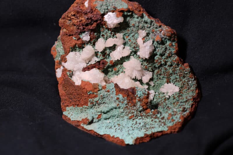 Conichalcite et Hémimorphite