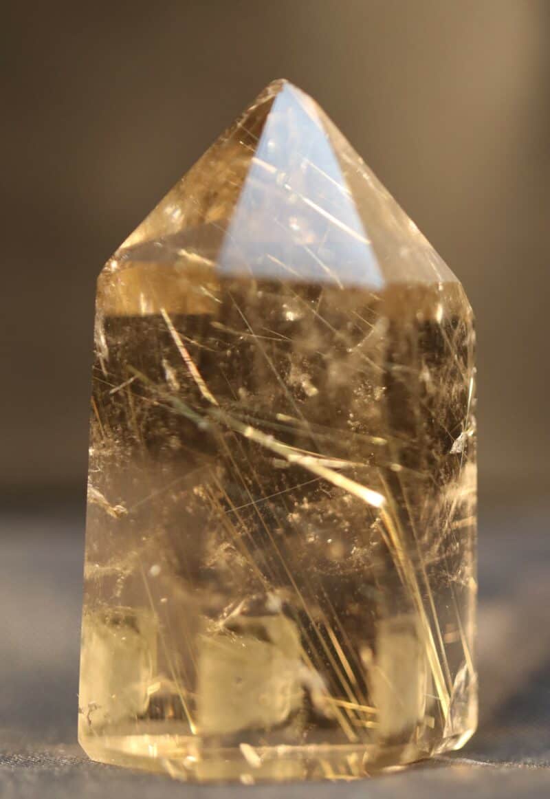 Pointe Quartz Rutile