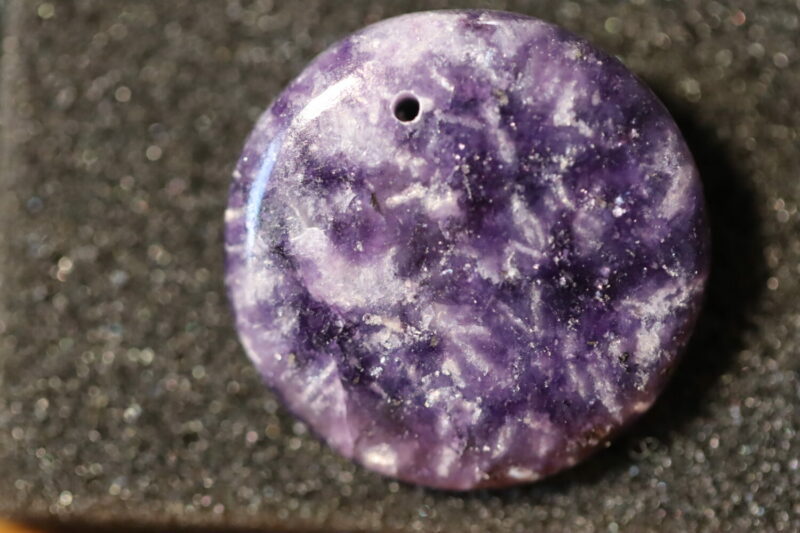 Lépidolite rond