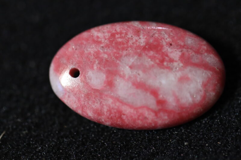 Thulite ovale