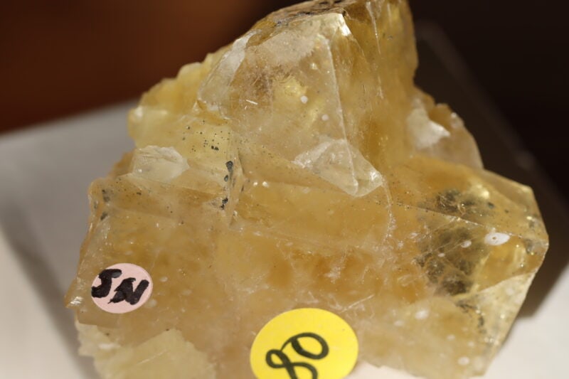 Fluorite cubique jaune Tarn