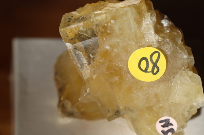 Fluorite cubique jaune Tarn