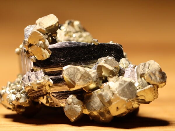 Chalcopyrite sur Pyrite