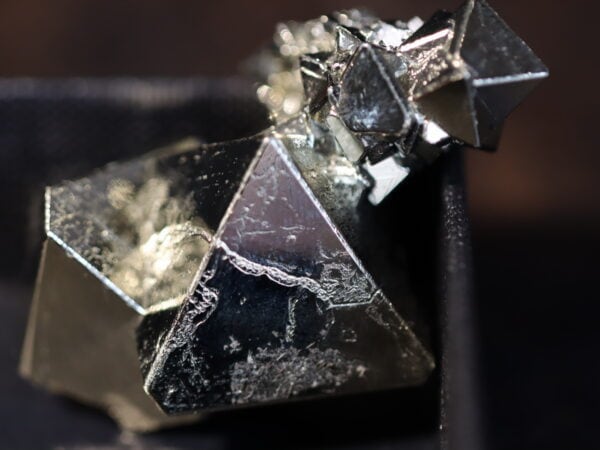 Pyrite cristal octaèdre Huanzala