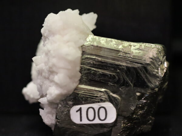 Pyrite manganocalcite n3