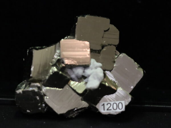 Pyrite manganocalcite n1