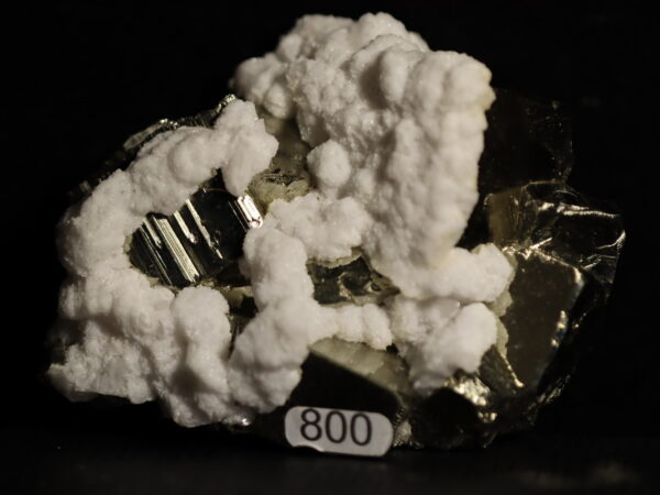 Pyrite manganocalcite n4