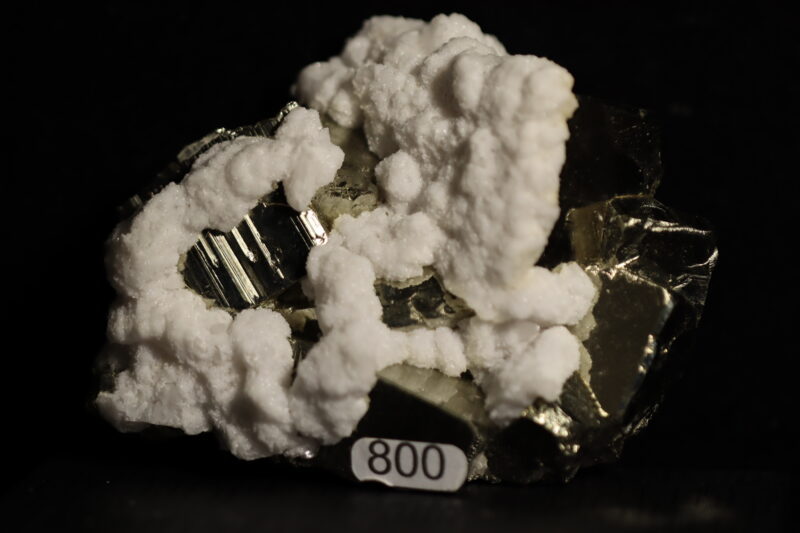 Pyrite manganocalcite n4