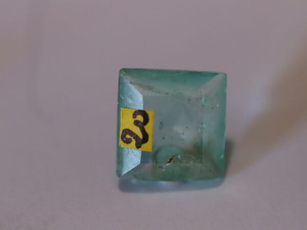 Fluorite verte facetée Pérou 5