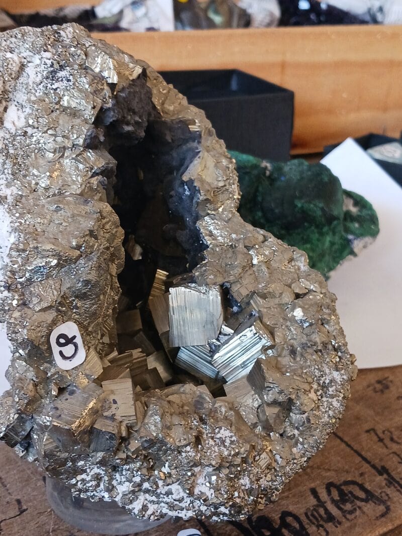 Pyrite Blende rare géode