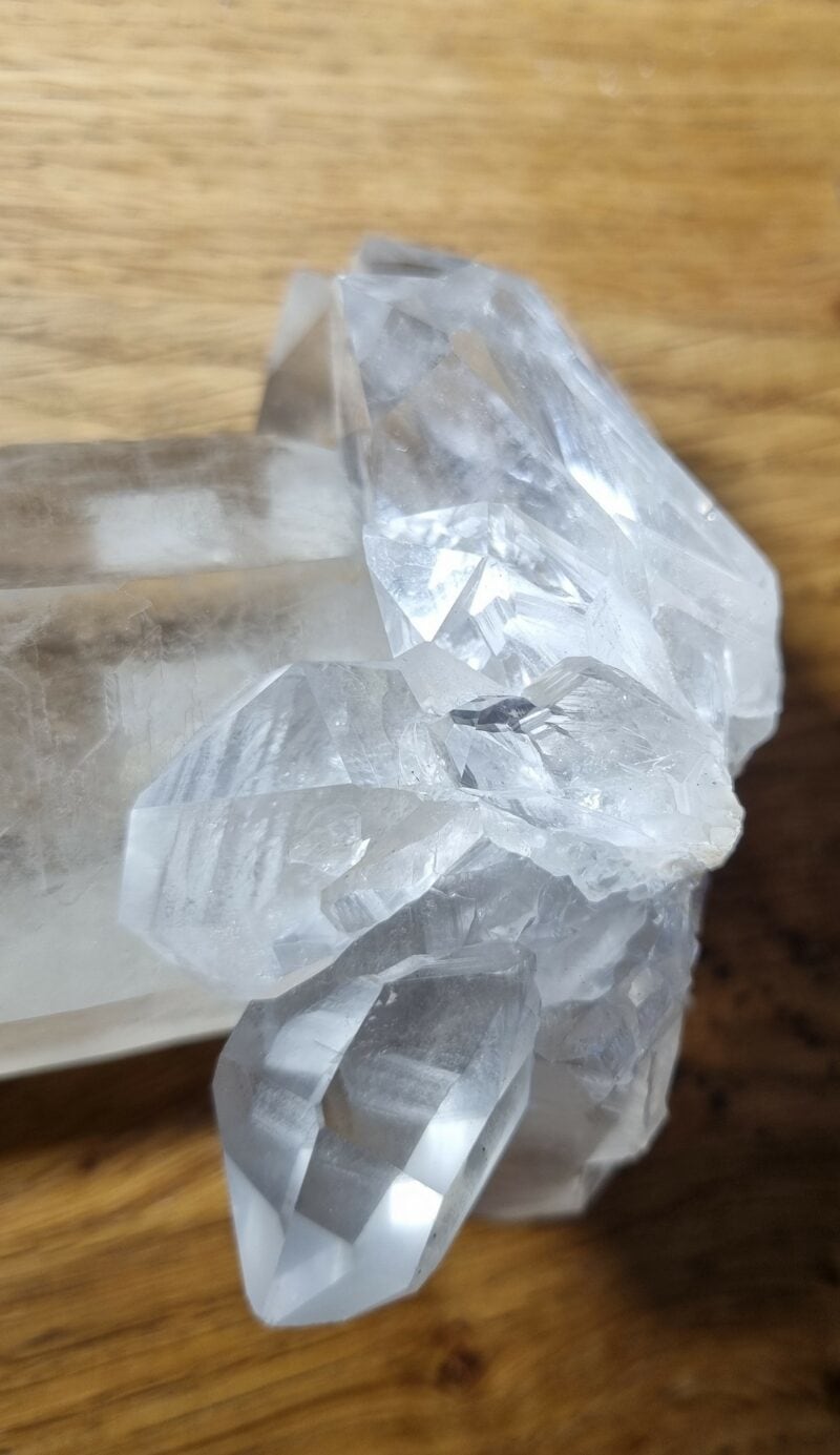 Pointe Quartz naturel soclé