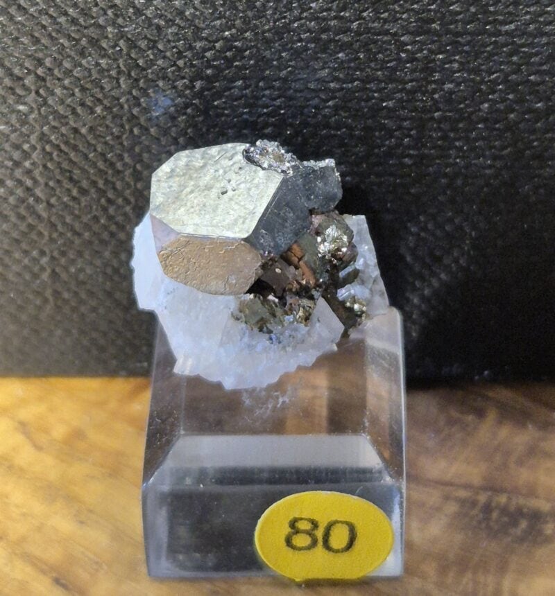 Carrollite et chalcopyrite