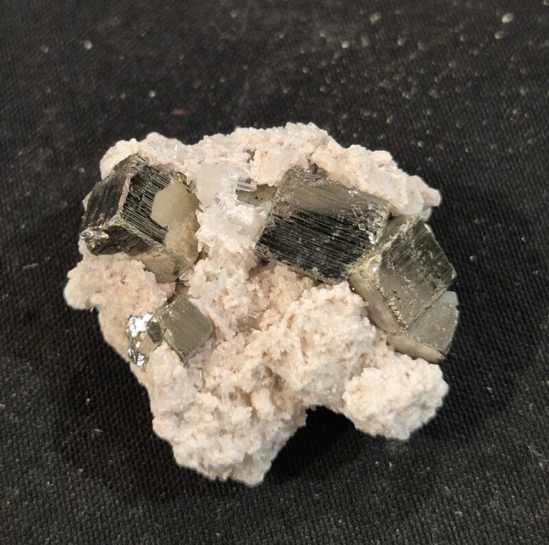 Pyrite sur guangue1