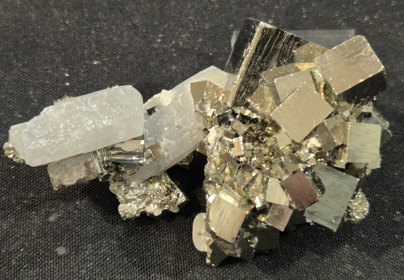 Pyrite et calcite extra