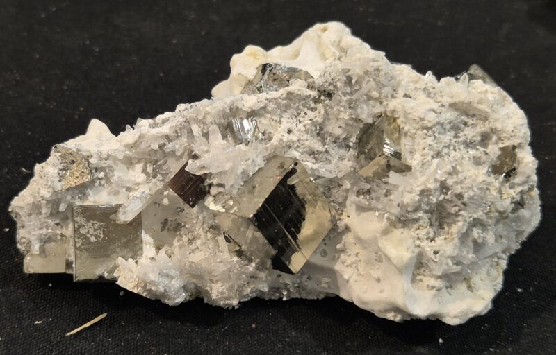 Pyrite sur guangue