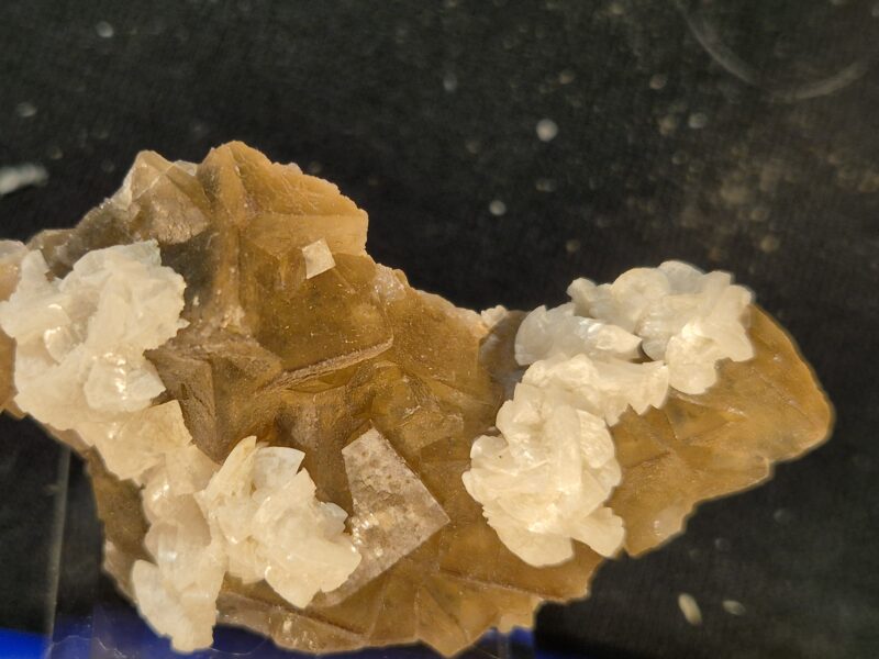 Dolomite sur fluorite