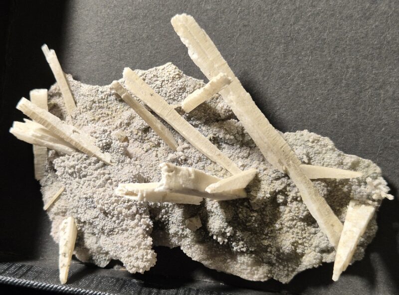 Anydrite pseudomorphose calcédoïne n2