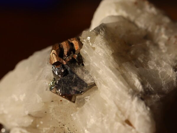 Carrollite et chalcopyrite