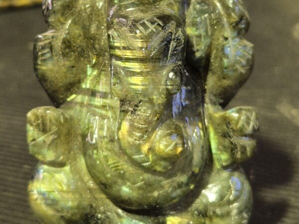 Ganesh en labradorite