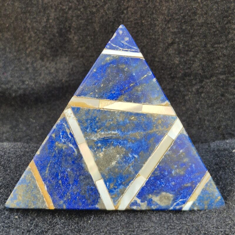 Lapis pyramide