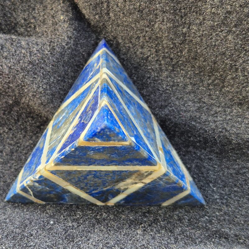 Lapis pyramide