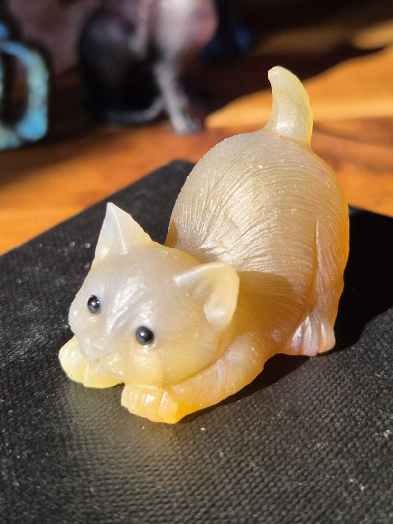 Chaton sculpté en agate
