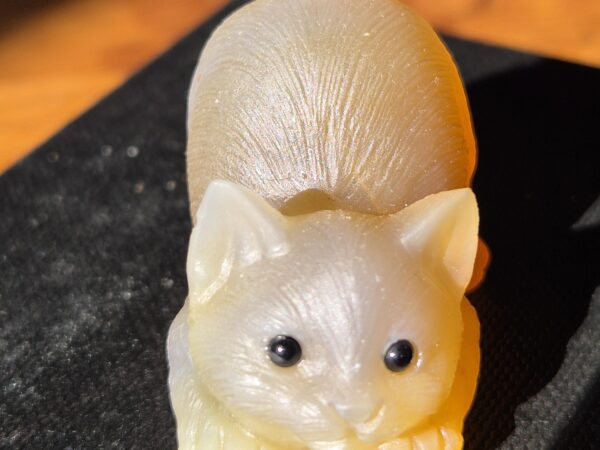 Chaton sculpté en agate
