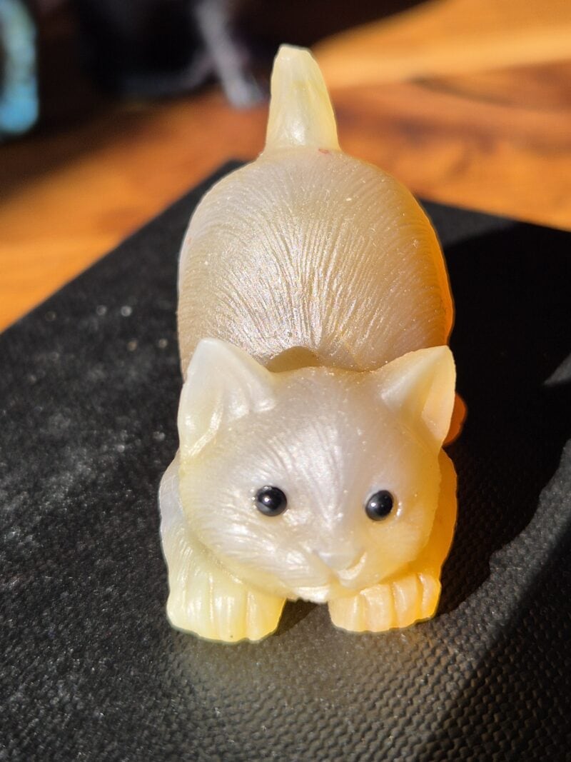 Chaton sculpté en agate