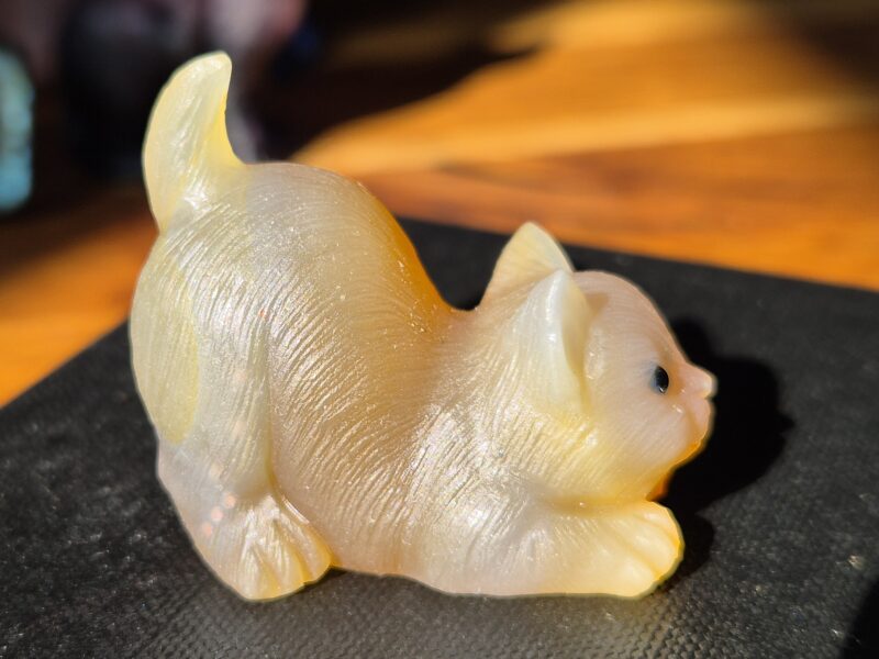 Chaton sculpté en agate