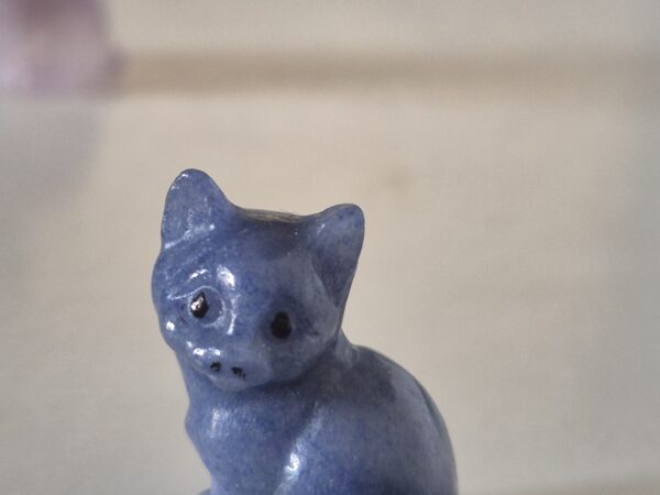 Chat en quartz bleu