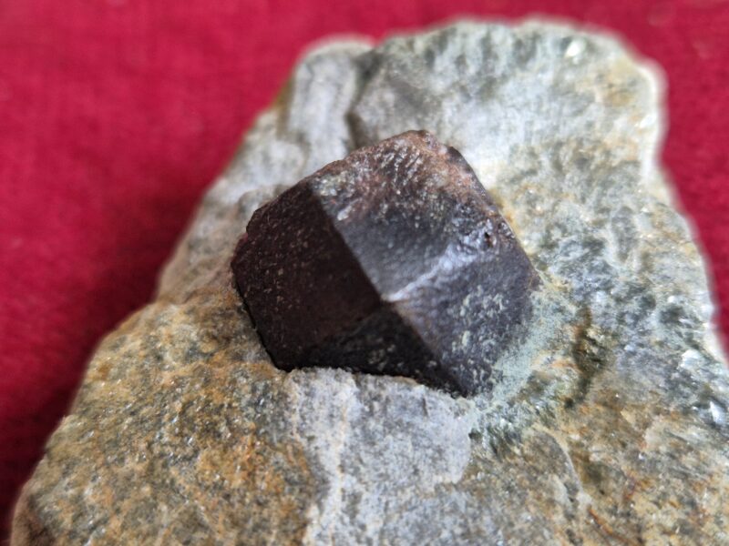 Grenat Almandin Otzal