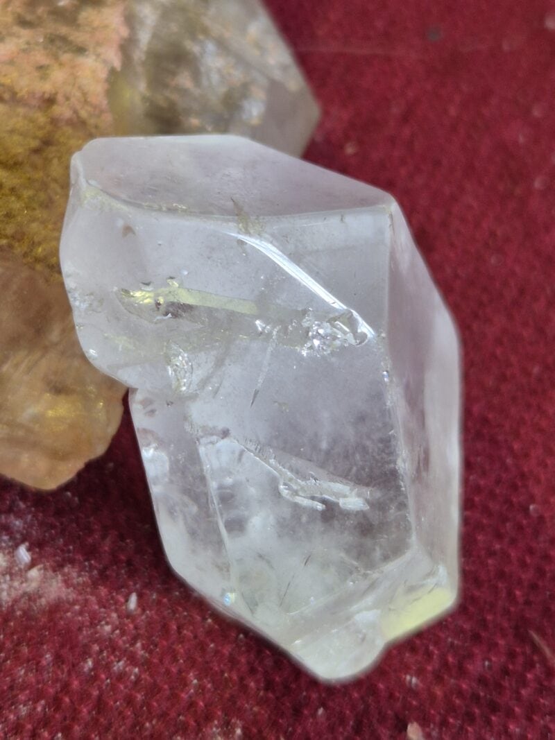 Quartz inclusion quartz10