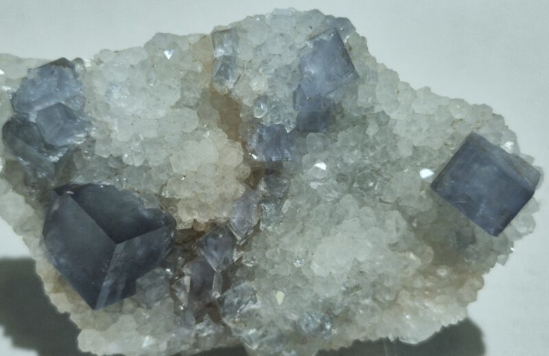 Fluorite cubes bleus quartz