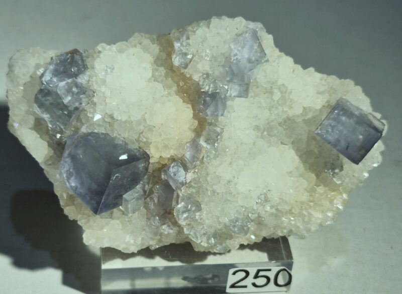 Fluorite cubes bleus quartz