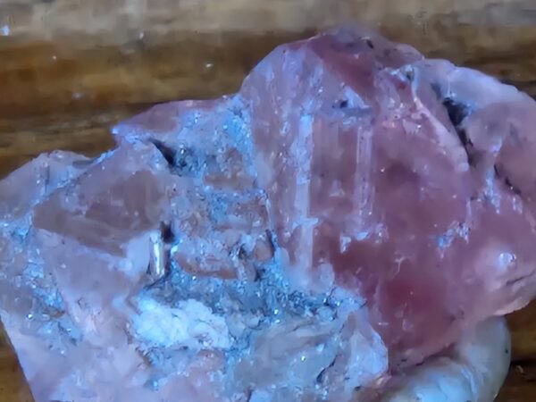 Fluorite Rose Mont Blanc2