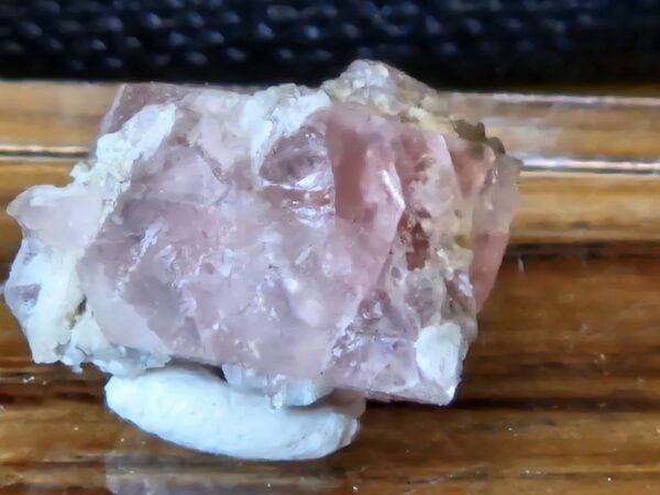 Fluorite Rose Mont Blanc1
