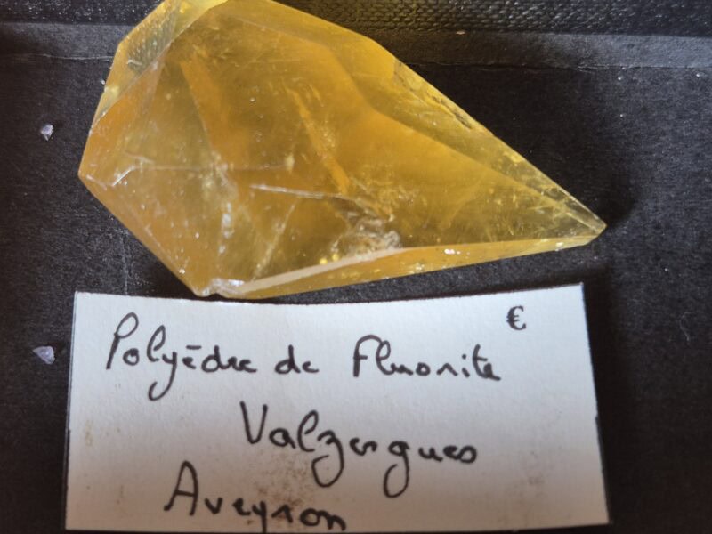 Polyèdre de fluorite Valzergues