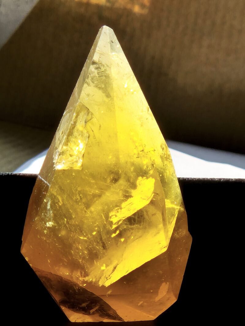 Polyèdre de fluorite Valzergues
